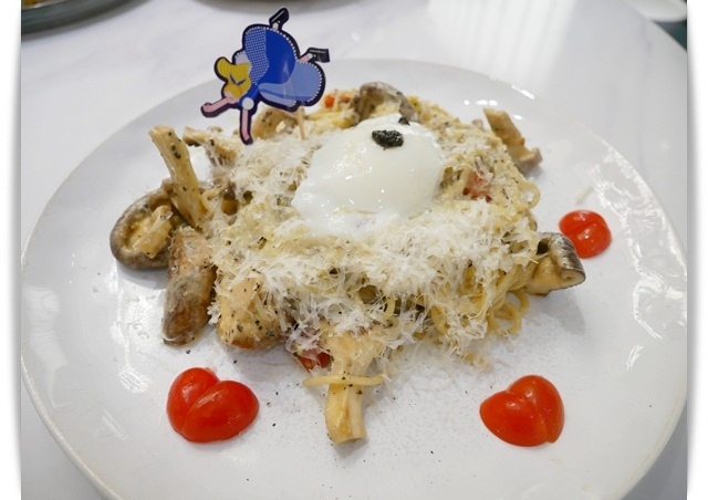 高雄漢神巨蛋「Petit Doux．微兜」甜蜜蜜、好軟綿的瓦帕鬆餅 ♪