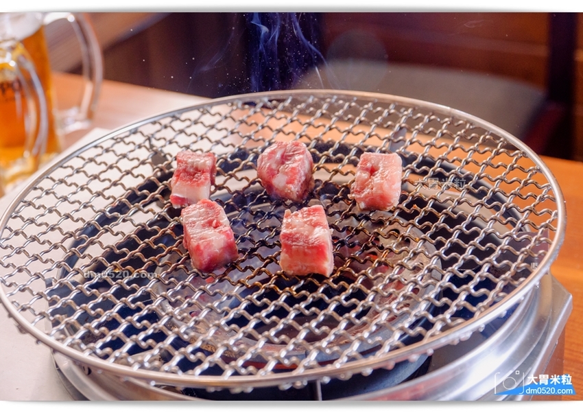 西門町電影街人氣燒肉居酒屋,聚樂町新品牌,喜多肉和牛燒肉居酒屋,肥滋滋和牛搭配台式特色湯品/沙瓦調酒,盡情享受燒烤微醺樂趣！西門町單點燒肉推薦,西門町居酒屋推薦,西門町武昌街美食推薦, - 大胃米粒