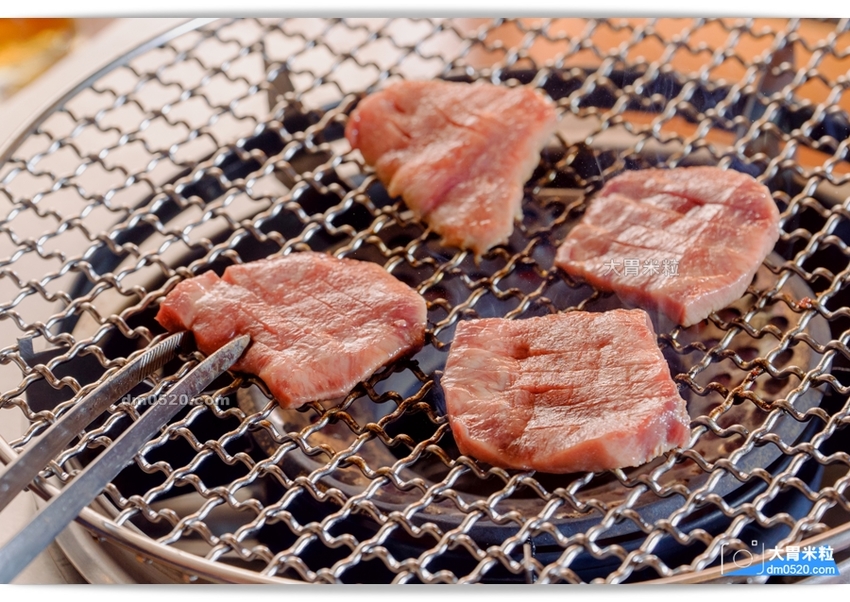西門町電影街人氣燒肉居酒屋,聚樂町新品牌,喜多肉和牛燒肉居酒屋,肥滋滋和牛搭配台式特色湯品/沙瓦調酒,盡情享受燒烤微醺樂趣！西門町單點燒肉推薦,西門町居酒屋推薦,西門町武昌街美食推薦, - 大胃米粒