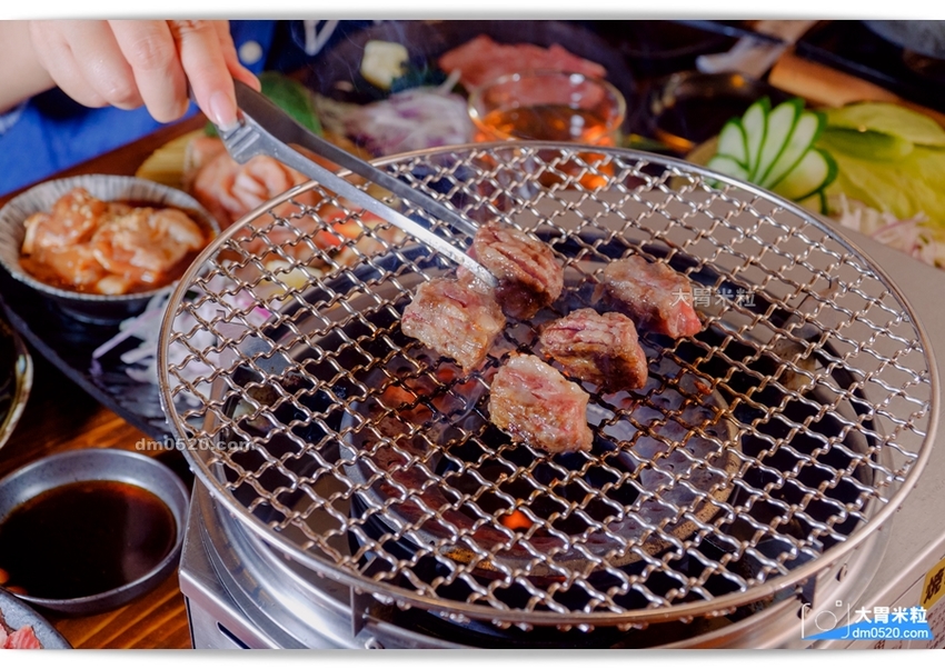 西門町電影街人氣燒肉居酒屋,聚樂町新品牌,喜多肉和牛燒肉居酒屋,肥滋滋和牛搭配台式特色湯品/沙瓦調酒,盡情享受燒烤微醺樂趣！西門町單點燒肉推薦,西門町居酒屋推薦,西門町武昌街美食推薦, - 大胃米粒