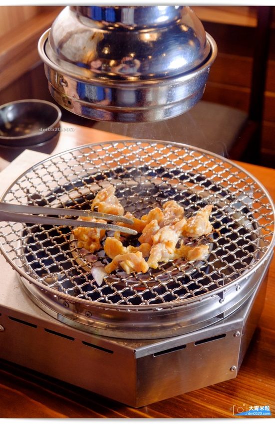 西門町電影街人氣燒肉居酒屋,聚樂町新品牌,喜多肉和牛燒肉居酒屋,肥滋滋和牛搭配台式特色湯品/沙瓦調酒,盡情享受燒烤微醺樂趣！西門町單點燒肉推薦,西門町居酒屋推薦,西門町武昌街美食推薦, - 大胃米粒