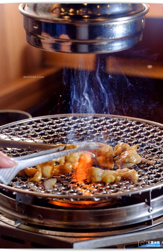 西門町電影街人氣燒肉居酒屋,聚樂町新品牌,喜多肉和牛燒肉居酒屋,肥滋滋和牛搭配台式特色湯品/沙瓦調酒,盡情享受燒烤微醺樂趣！西門町單點燒肉推薦,西門町居酒屋推薦,西門町武昌街美食推薦, - 大胃米粒