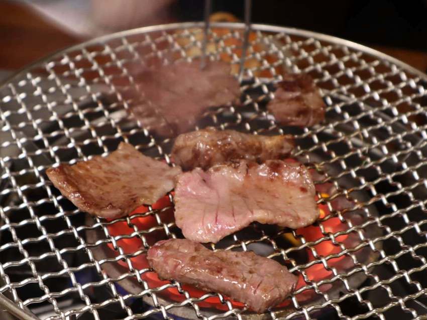 [西門町燒肉推薦]喜多肉和牛燒肉居酒屋~中秋烤肉最佳選擇~沙瓦買二送一/生啤買三送一 - ifunny 艾方妮的遊樂場