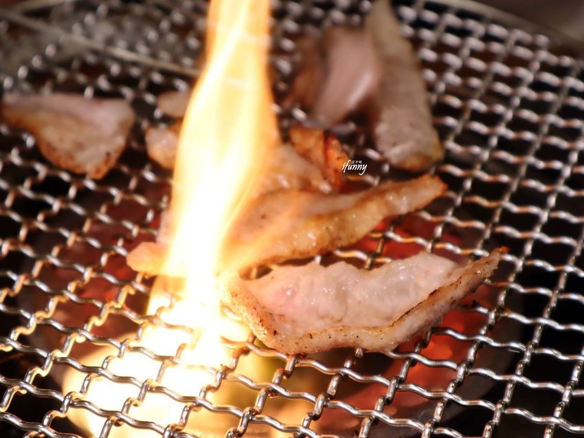 [西門町燒肉推薦]喜多肉和牛燒肉居酒屋~中秋烤肉最佳選擇~沙瓦買二送一/生啤買三送一 - ifunny 艾方妮的遊樂場