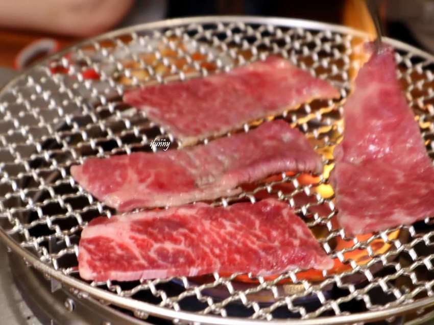 [西門町燒肉推薦]喜多肉和牛燒肉居酒屋~中秋烤肉最佳選擇~沙瓦買二送一/生啤買三送一 - ifunny 艾方妮的遊樂場
