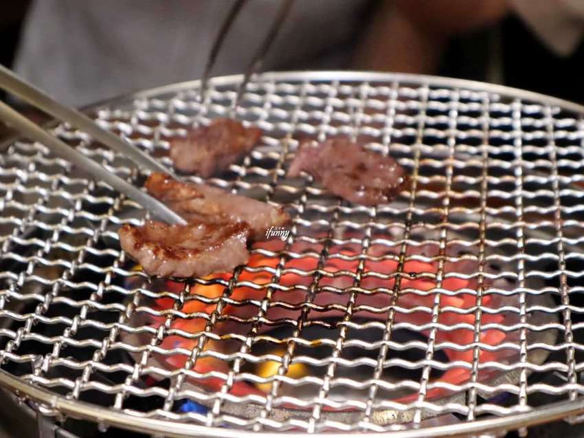 [西門町燒肉推薦]喜多肉和牛燒肉居酒屋~中秋烤肉最佳選擇~沙瓦買二送一/生啤買三送一 - ifunny 艾方妮的遊樂場