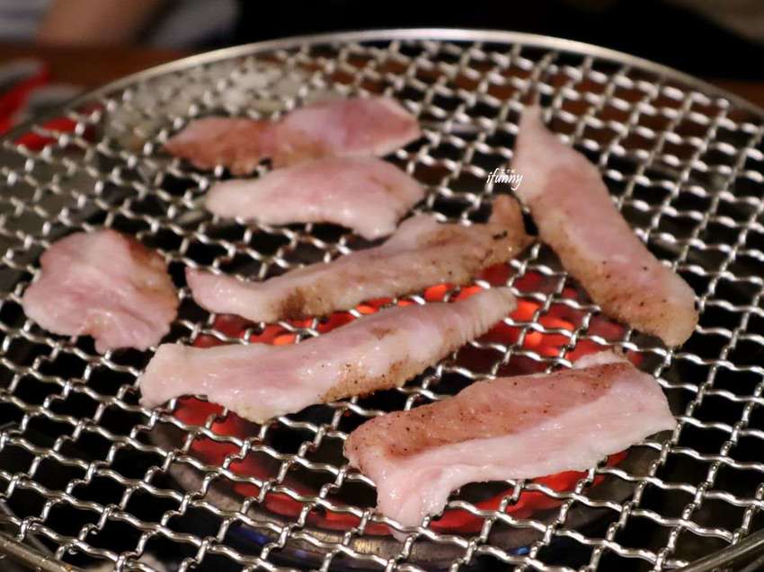 [西門町燒肉推薦]喜多肉和牛燒肉居酒屋~中秋烤肉最佳選擇~沙瓦買二送一/生啤買三送一 - ifunny 艾方妮的遊樂場