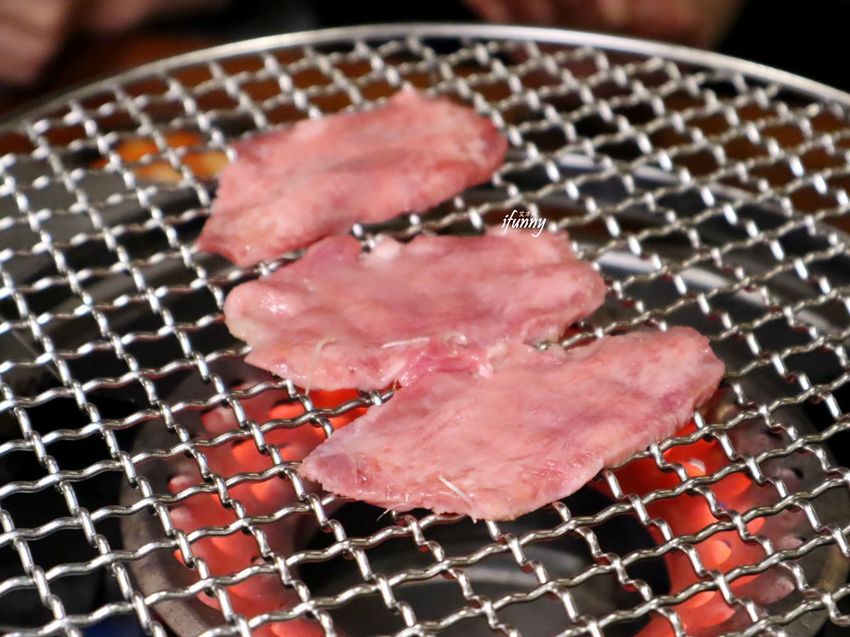 [西門町燒肉推薦]喜多肉和牛燒肉居酒屋~中秋烤肉最佳選擇~沙瓦買二送一/生啤買三送一 - ifunny 艾方妮的遊樂場