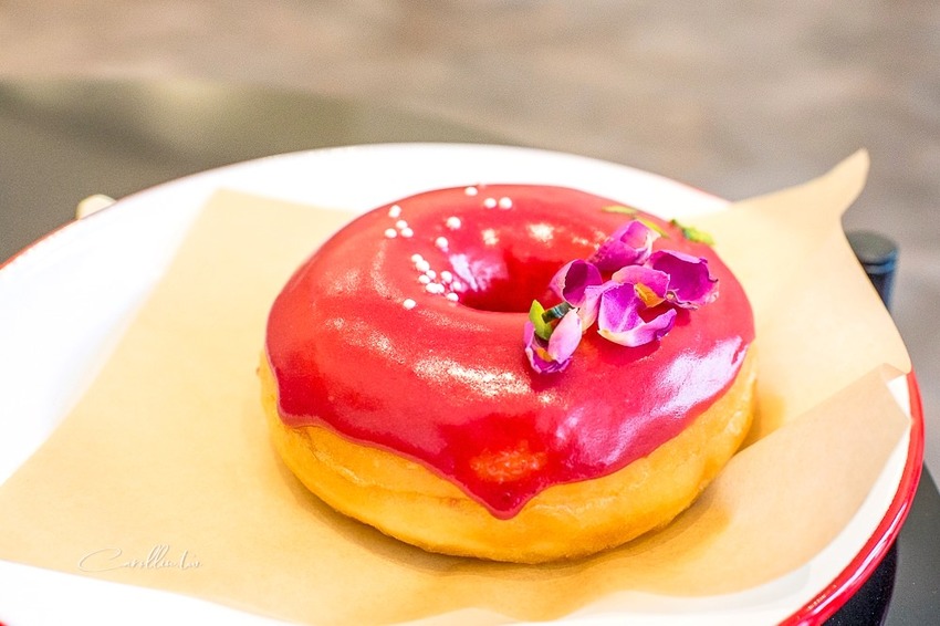 《ABCD》特色甜甜圈,好吃好拍的下午茶甜點 - 卡琳。摸魚兒趣