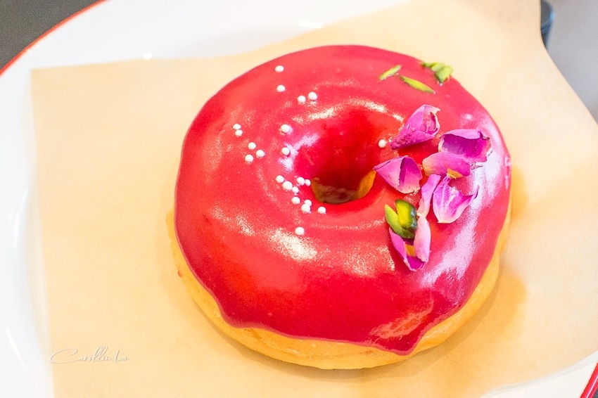 《ABCD》特色甜甜圈,好吃好拍的下午茶甜點 - 卡琳。摸魚兒趣