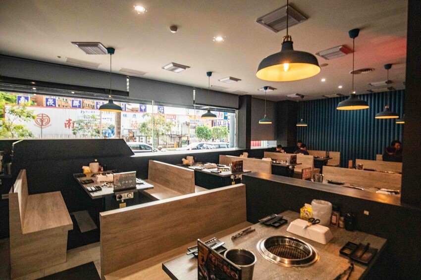 桃園蘆竹燒肉吃到飽！大漠紅頂級和牛海鮮饗宴，松葉蟹干貝、泰國蝦吃到飽。