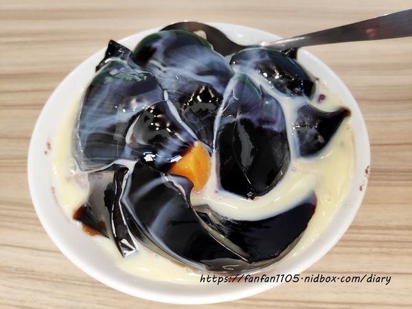 【寧夏夜市美食】曾心梅圓環冰舖 #曾心梅 #圓環 #雪花冰 #綠豆冰沙 #古早味剉冰 #甜點 #寧夏夜市冰品 (6).jpg