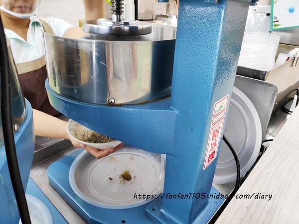 【寧夏夜市美食】曾心梅圓環冰舖 #曾心梅 #圓環 #雪花冰 #綠豆冰沙 #古早味剉冰 #甜點 #寧夏夜市冰品 (4).jpg