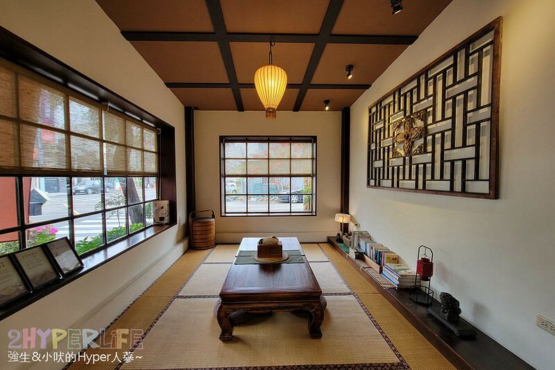 來雲林虎尾必吃菓寮店的散步甜點虎月燒,原正義百貨搖成一變成為文青美食打卡點,各種特色地瓜糕點也是推薦伴手禮哦!