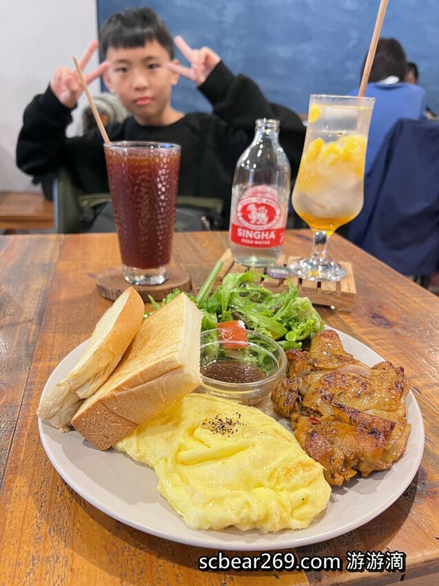 南港苒冉小食光文青老宅寵物友善咖啡店推薦。