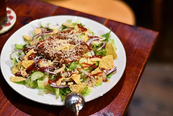 台南市中西區【台南中西區】妳妳旅食Ni fu Ni fa～可以吃到來自世界各國料理的迷你的異國餐酒館。