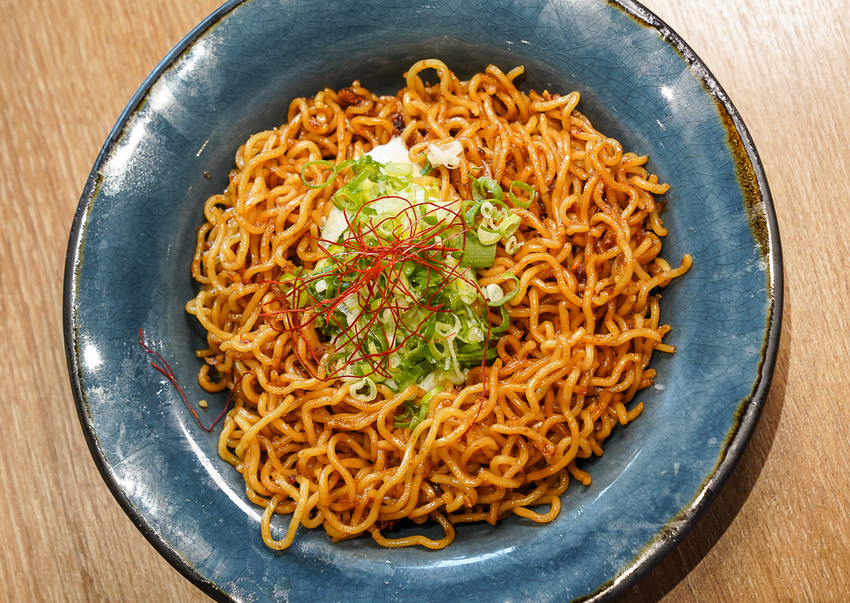 [高雄前鎮美食]好飯遇所-美味大份量創意木盆麵!草衙道最高C/P值文青麵店 - 美食好芃友