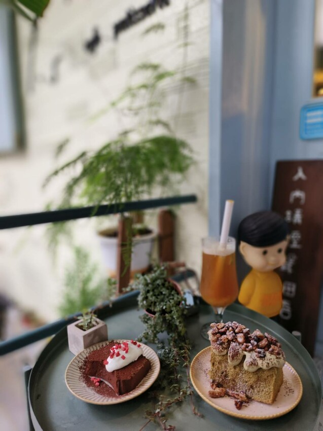 【台北.天母】愜意咖啡館。寵物友善咖啡廳。推丹麥吐司&生巧克力&戚風蛋糕&黑糖珍奶 - 南洋峇里女子SPA館