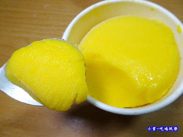 小琉球美食-允好嘉芒果冰淇淋 (1).jpg