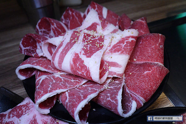 基隆燒肉吃到飽推薦【月桂炭火燒肉】頂級奢華燒肉/哈根達斯冰淇淋吃到飽/基隆美食