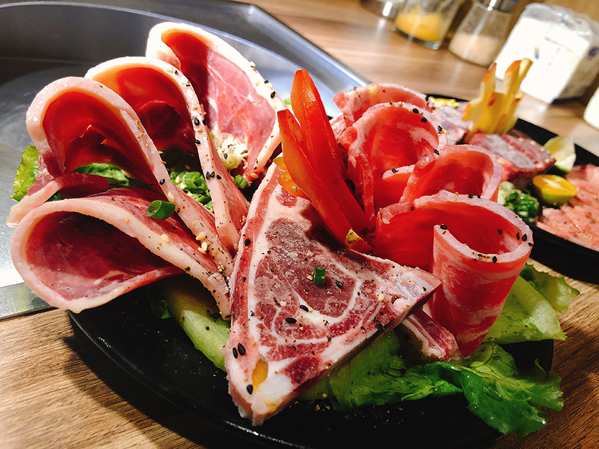 月桂炭火燒肉 月桂炭火燒肉,基隆吃到飽,基隆燒肉,連鎖平價燒肉,連鎖平價炭烤,豚野基隆,平價吃到飽,銅板吃到飽,火鍋吃到飽,吃到飽火鍋,基隆中元祭