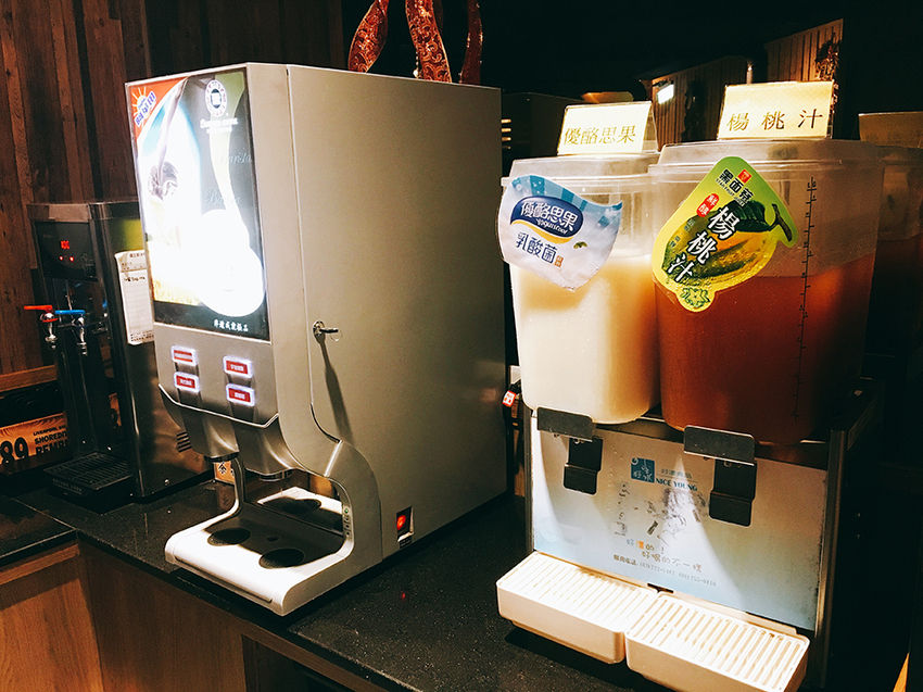 月桂炭火燒肉 月桂炭火燒肉,基隆吃到飽,基隆燒肉,基隆排隊吃到飽,基隆啤酒暢飲,BAR無限暢飲,包廂,包場,情人節,情人節約會餐廳,尾牙,春酒,慶生