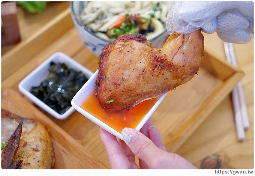 台中大份量丼飯~超逗趣紅布條,老闆警告 :『肚子要被搞大了!』