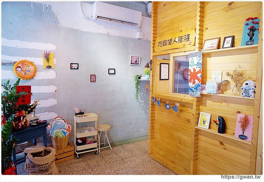 台中大份量丼飯~超逗趣紅布條,老闆警告 :『肚子要被搞大了!』