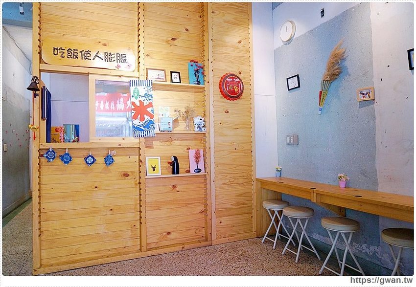 台中大份量丼飯~超逗趣紅布條,老闆警告 :『肚子要被搞大了!』