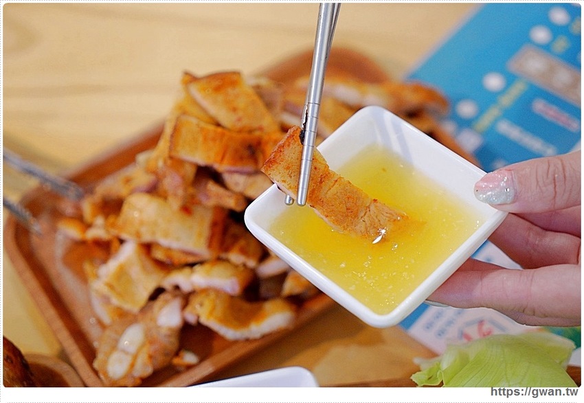 台中大份量丼飯~超逗趣紅布條,老闆警告 :『肚子要被搞大了!』