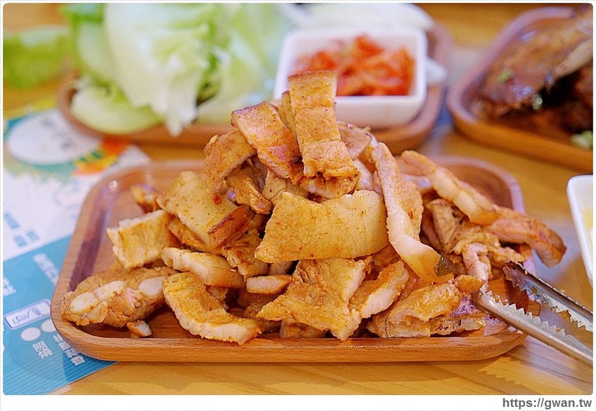 台中大份量丼飯~超逗趣紅布條,老闆警告 :『肚子要被搞大了!』