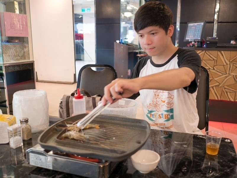 【新北中和】乾隆泰皇蝦,水道流水蝦現夾現烤吃到飽!