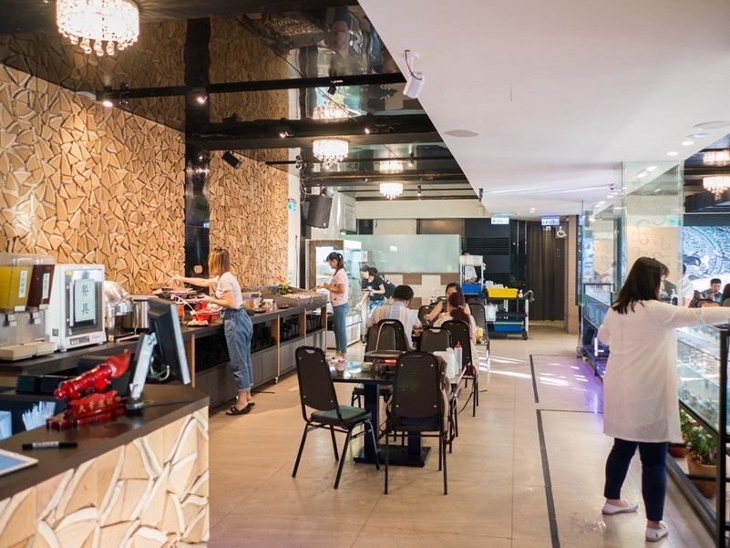 【新北中和】乾隆泰皇蝦,水道流水蝦現夾現烤吃到飽!