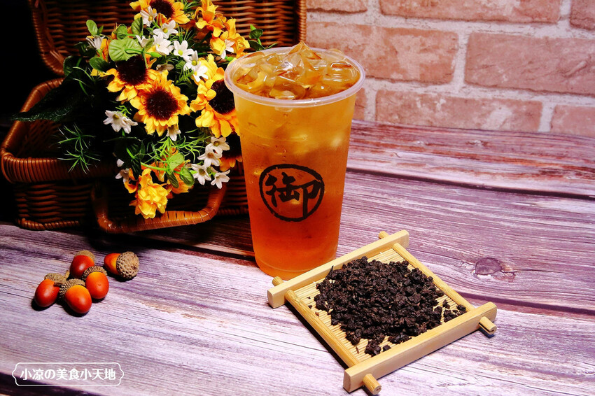 太平必喝飲料店推薦!季節限定柳橙綠茶,每口都是鮮榨柳丁汁,冬季狂賣燒仙草回歸,滿滿配料加硬花生超飽足