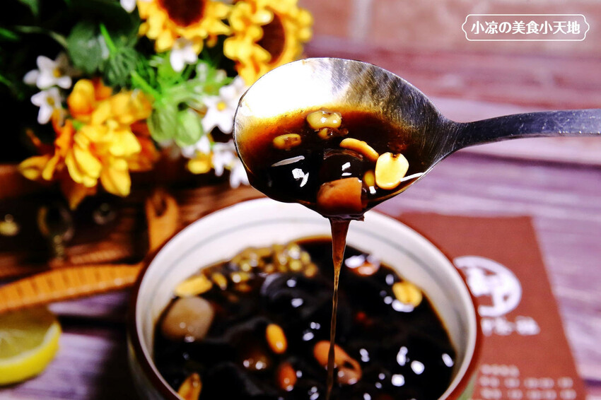 太平必喝飲料店推薦!季節限定柳橙綠茶,每口都是鮮榨柳丁汁,冬季狂賣燒仙草回歸,滿滿配料加硬花生超飽足