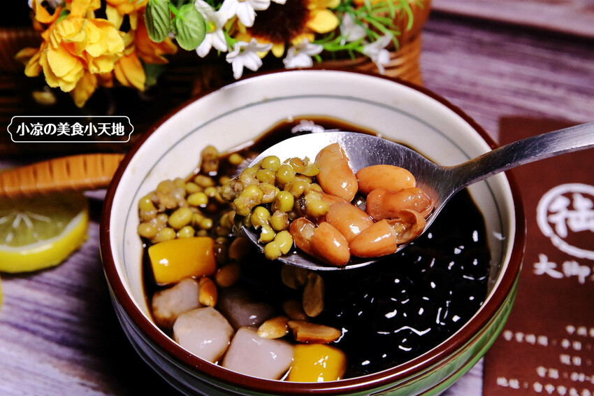 太平必喝飲料店推薦!季節限定柳橙綠茶,每口都是鮮榨柳丁汁,冬季狂賣燒仙草回歸,滿滿配料加硬花生超飽足