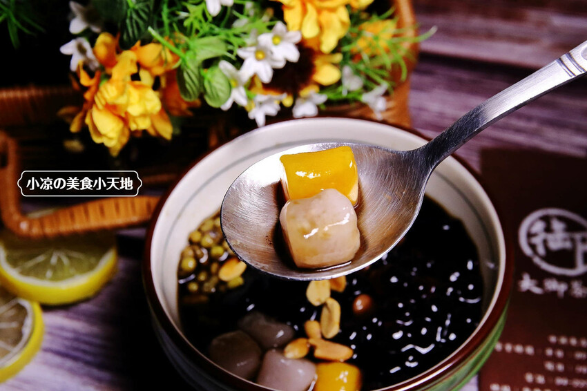 太平必喝飲料店推薦!季節限定柳橙綠茶,每口都是鮮榨柳丁汁,冬季狂賣燒仙草回歸,滿滿配料加硬花生超飽足