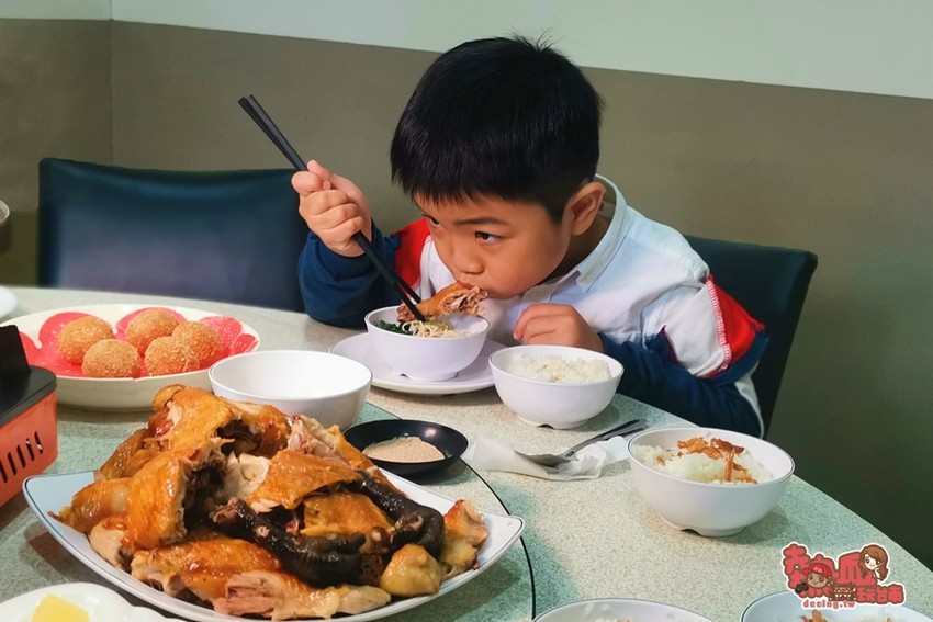 【台南美食】86快速道路下的隱藏版土雞城！想吃？記得先google：天美土雞城 - 熱血玩台南。跳躍新世界