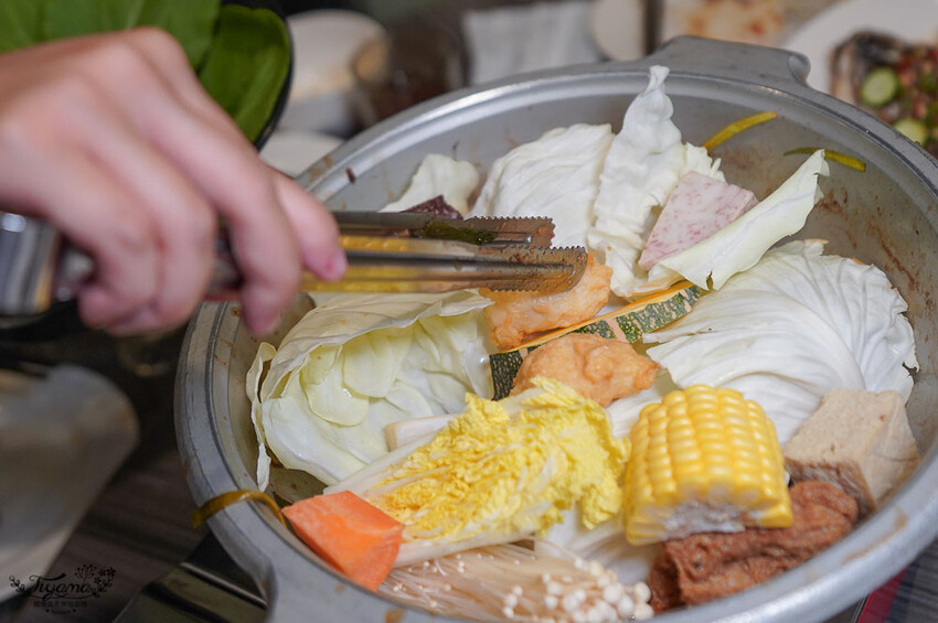 台南年菜「廚房有雞」除夕年菜內用年菜.外帶年菜【蛇曜豐年，家宴滿全席】早鳥優惠 @緹雅瑪 美食旅遊趣