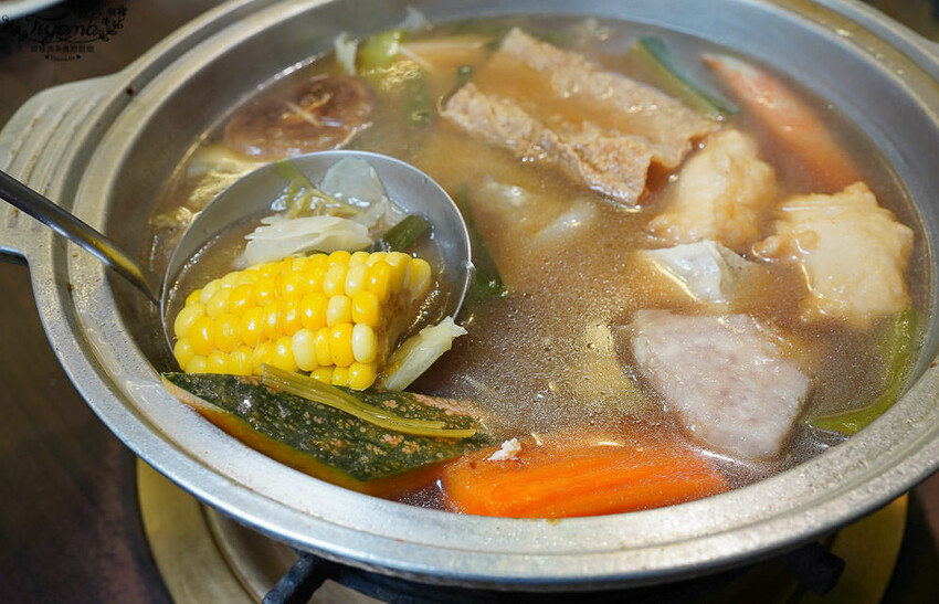 台南年菜「廚房有雞」除夕年菜內用年菜.外帶年菜【蛇曜豐年，家宴滿全席】早鳥優惠 @緹雅瑪 美食旅遊趣