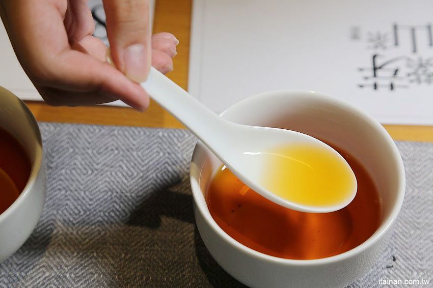 南投景點|HOHOCHA喝喝茶·台灣香日月潭紅茶廠~紅茶導覽、揉茶DIY、Pizza DIY、黃金品茗、混茶初體驗!玩上一整天也沒問題! - 台南好Food遊