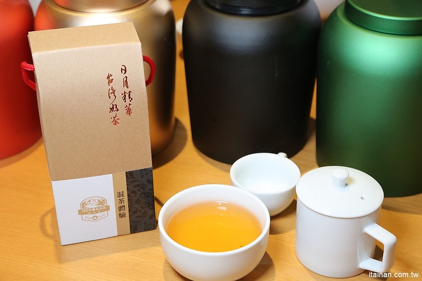 南投景點|HOHOCHA喝喝茶·台灣香日月潭紅茶廠~紅茶導覽、揉茶DIY、Pizza DIY、黃金品茗、混茶初體驗!玩上一整天也沒問題! - 台南好Food遊