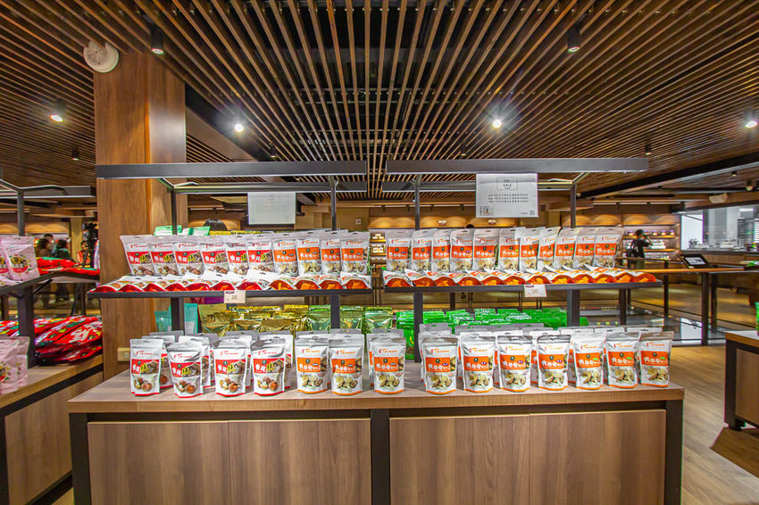 南投景點，HOHOCHA喝喝茶~台灣香日月潭紅茶廠，全台最大紅茶觀光工廠!免門票入園奉茶，吃吃喝喝DIY，還能拍拍美照很不賴。 - 微笑Joe幸運