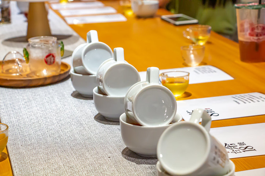 南投景點，HOHOCHA喝喝茶~台灣香日月潭紅茶廠，全台最大紅茶觀光工廠!免門票入園奉茶，吃吃喝喝DIY，還能拍拍美照很不賴。 - 微笑Joe幸運