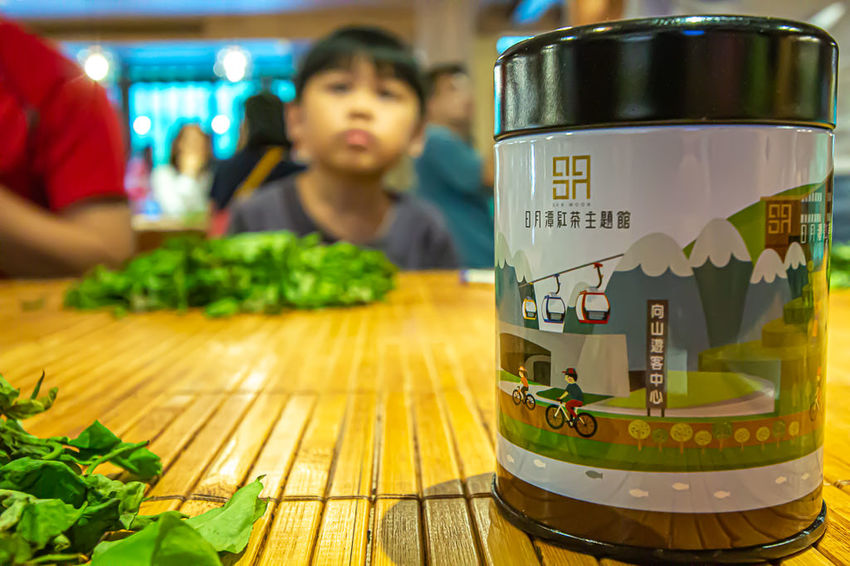 南投景點，HOHOCHA喝喝茶~台灣香日月潭紅茶廠，全台最大紅茶觀光工廠!免門票入園奉茶，吃吃喝喝DIY，還能拍拍美照很不賴。 - 微笑Joe幸運