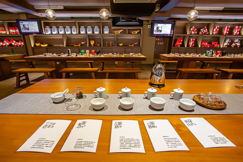 南投景點，HOHOCHA喝喝茶~台灣香日月潭紅茶廠，全台最大紅茶觀光工廠!免門票入園奉茶，吃吃喝喝DIY，還能拍拍美照很不賴。 - 微笑Joe幸運