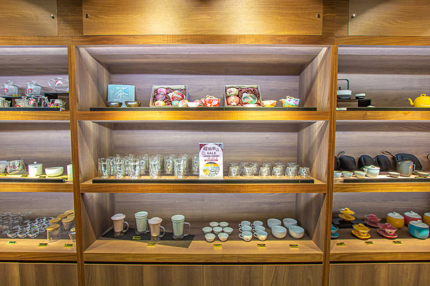 南投景點，HOHOCHA喝喝茶~台灣香日月潭紅茶廠，全台最大紅茶觀光工廠!免門票入園奉茶，吃吃喝喝DIY，還能拍拍美照很不賴。 - 微笑Joe幸運