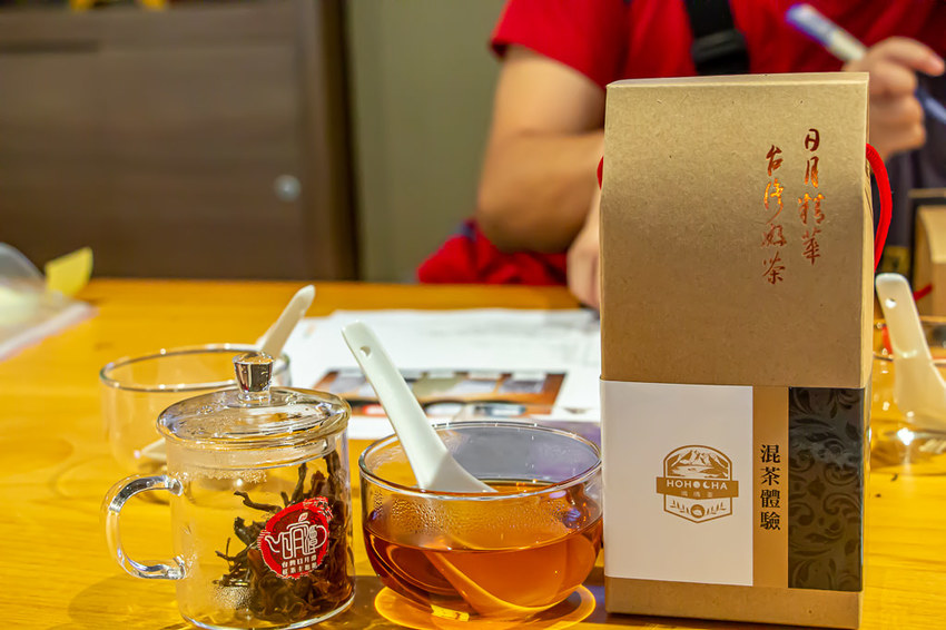 南投景點，HOHOCHA喝喝茶~台灣香日月潭紅茶廠，全台最大紅茶觀光工廠!免門票入園奉茶，吃吃喝喝DIY，還能拍拍美照很不賴。 - 微笑Joe幸運