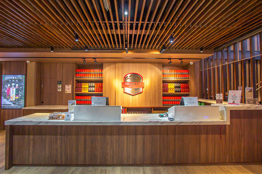 南投景點，HOHOCHA喝喝茶~台灣香日月潭紅茶廠，全台最大紅茶觀光工廠!免門票入園奉茶，吃吃喝喝DIY，還能拍拍美照很不賴。 - 微笑Joe幸運