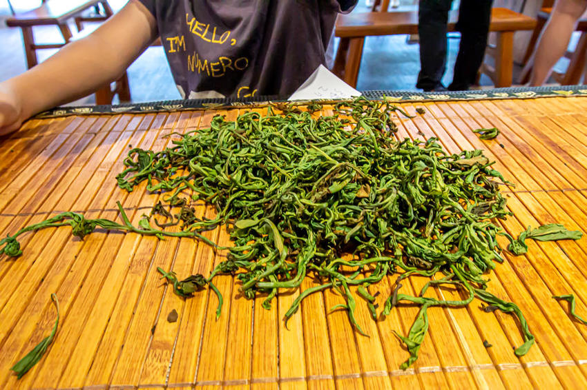 南投景點，HOHOCHA喝喝茶~台灣香日月潭紅茶廠，全台最大紅茶觀光工廠!免門票入園奉茶，吃吃喝喝DIY，還能拍拍美照很不賴。 - 微笑Joe幸運